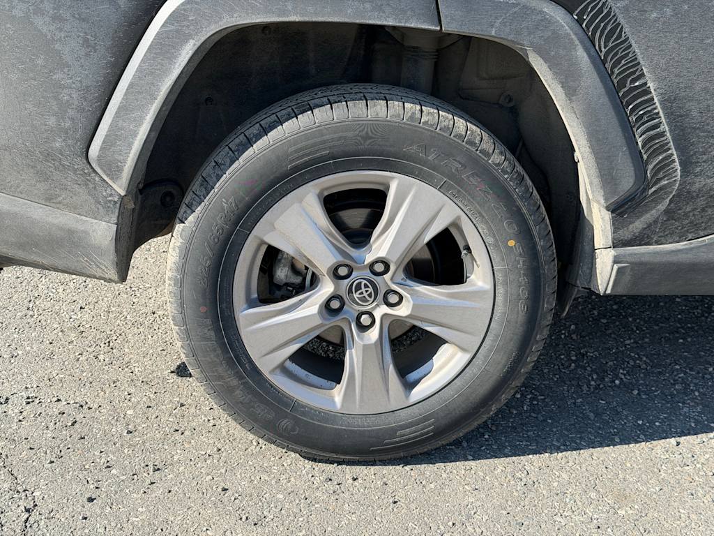 2023 Toyota RAV4 XLE - Photo 16