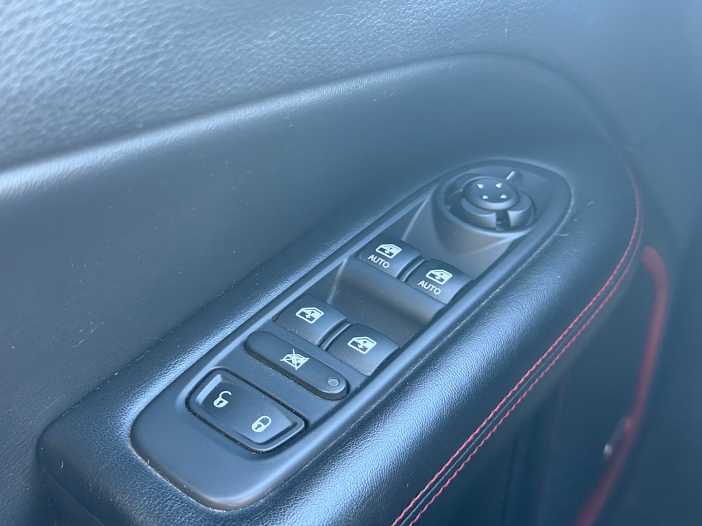 Thumbnail: 2018 Jeep Compass - 29
