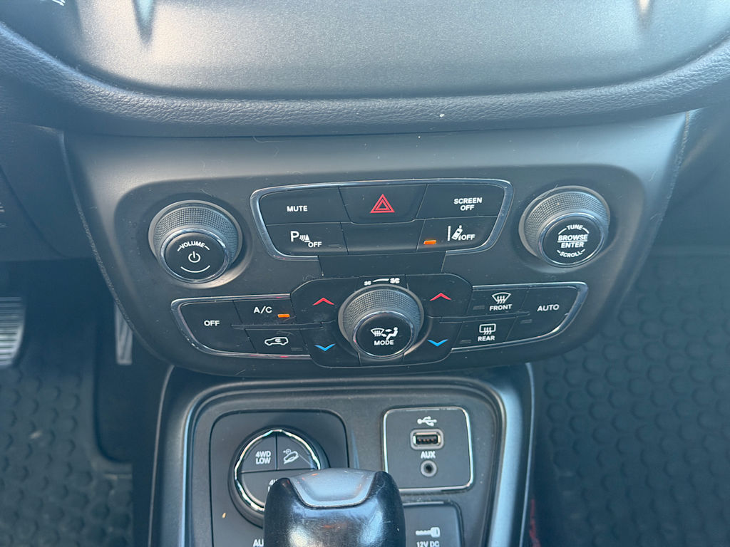 Thumbnail: 2018 Jeep Compass - 33