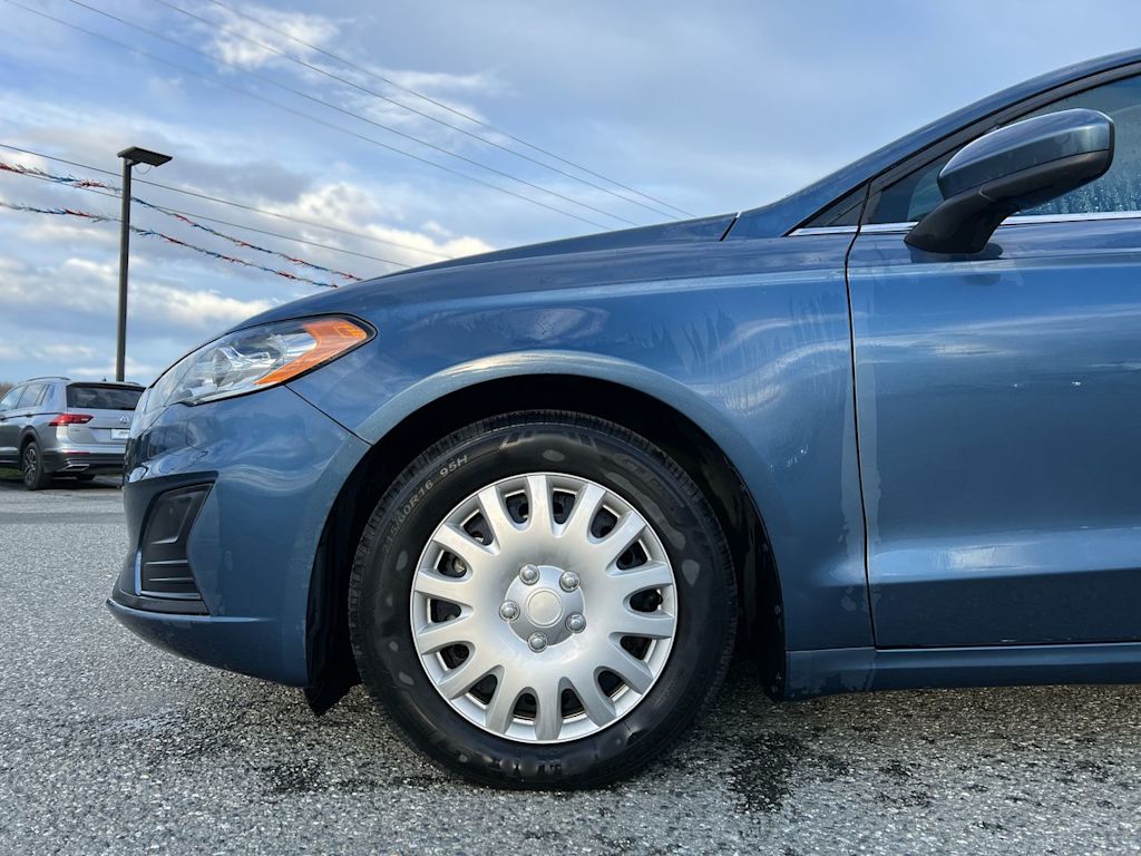 2019 Ford Fusion S 6