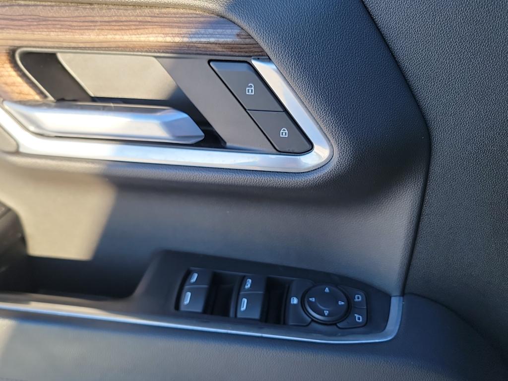 Thumbnail: 2022 Chevrolet Silverado 1500 - 21