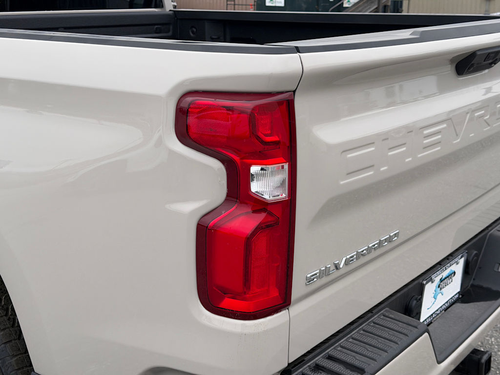 Thumbnail: 2026 Chevrolet Silverado 1500 - 20