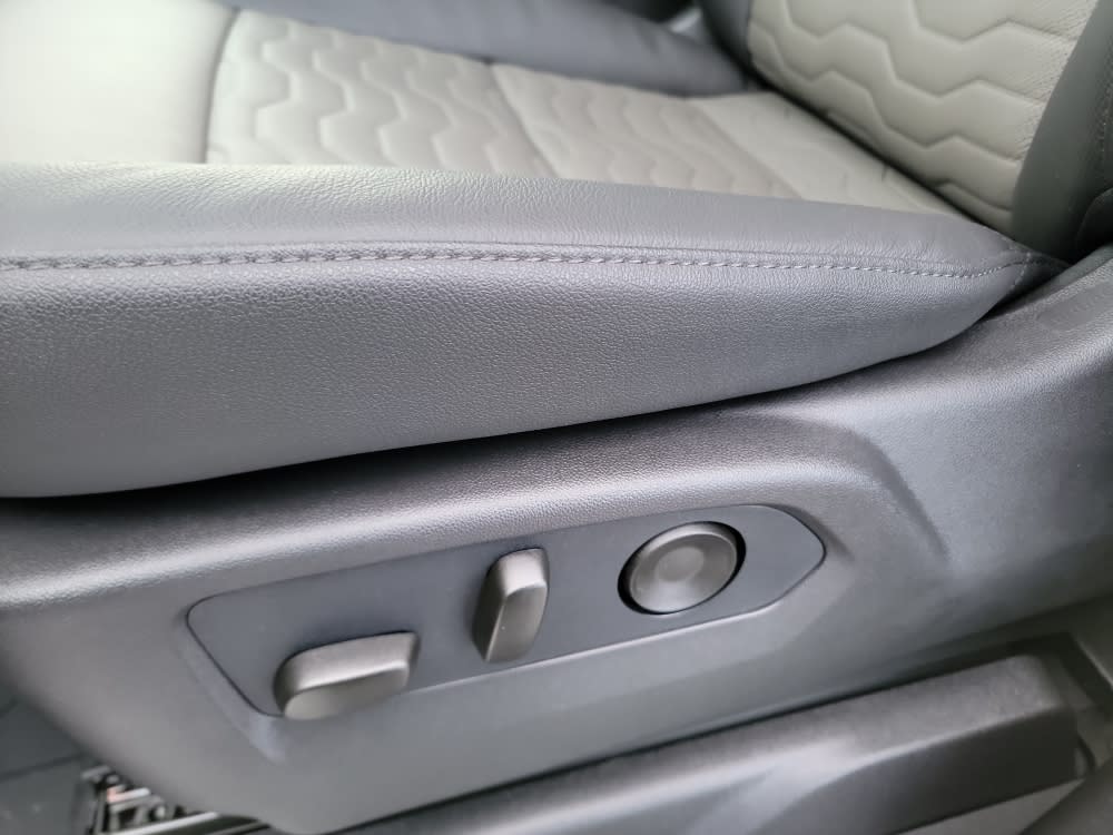 Thumbnail: 2026 Chevrolet Silverado 1500 - 23