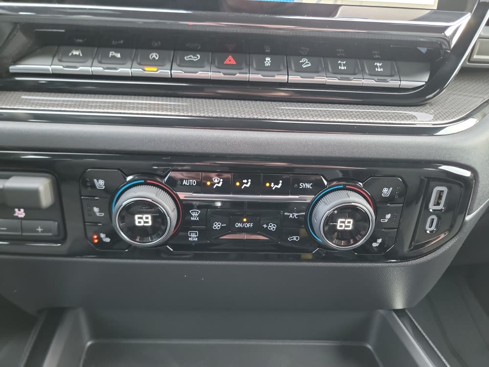 Thumbnail: 2026 Chevrolet Silverado 1500 - 24