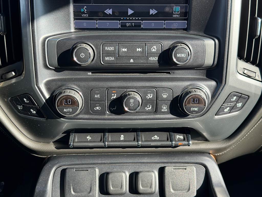 Thumbnail: 2015 Chevrolet Silverado 1500 - 23