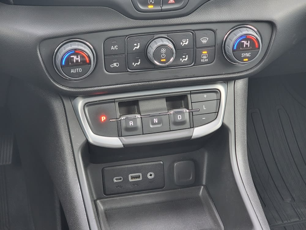 Thumbnail: 2022 GMC Terrain - 24