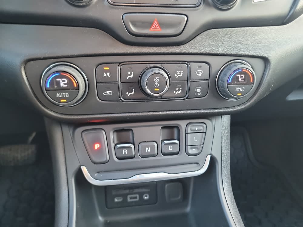 Thumbnail: 2020 GMC Terrain - 23