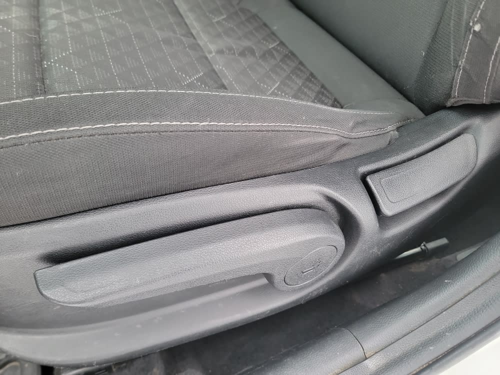 Thumbnail: 2020 Kia Rio - 23