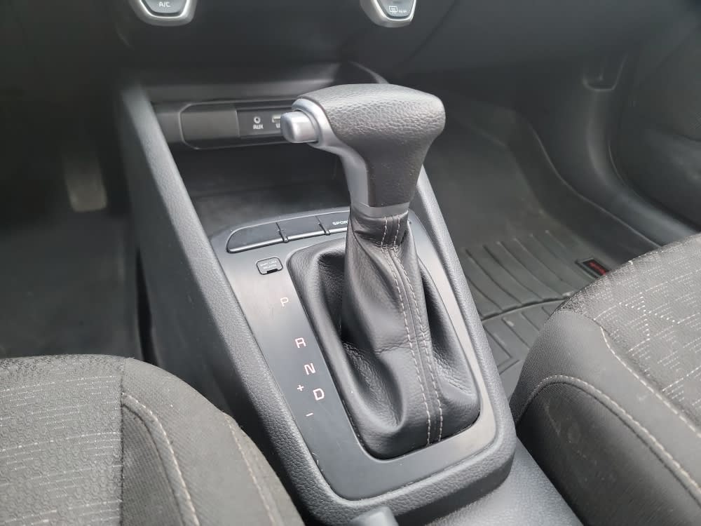 Thumbnail: 2020 Kia Rio - 14