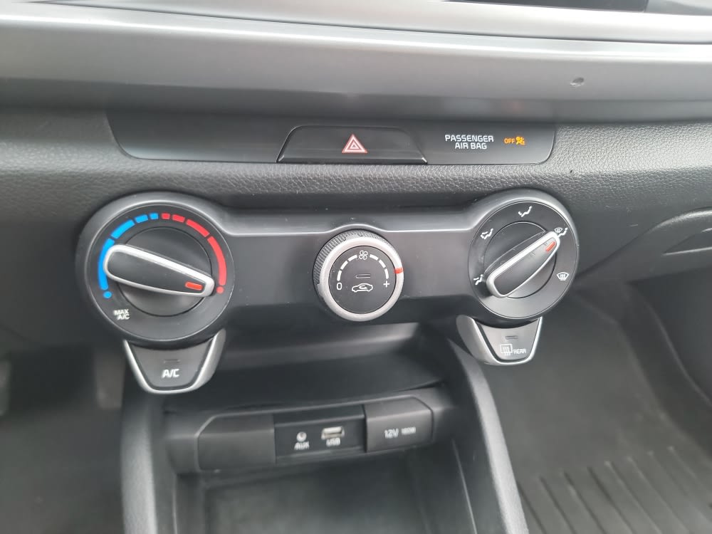 Thumbnail: 2020 Kia Rio - 24