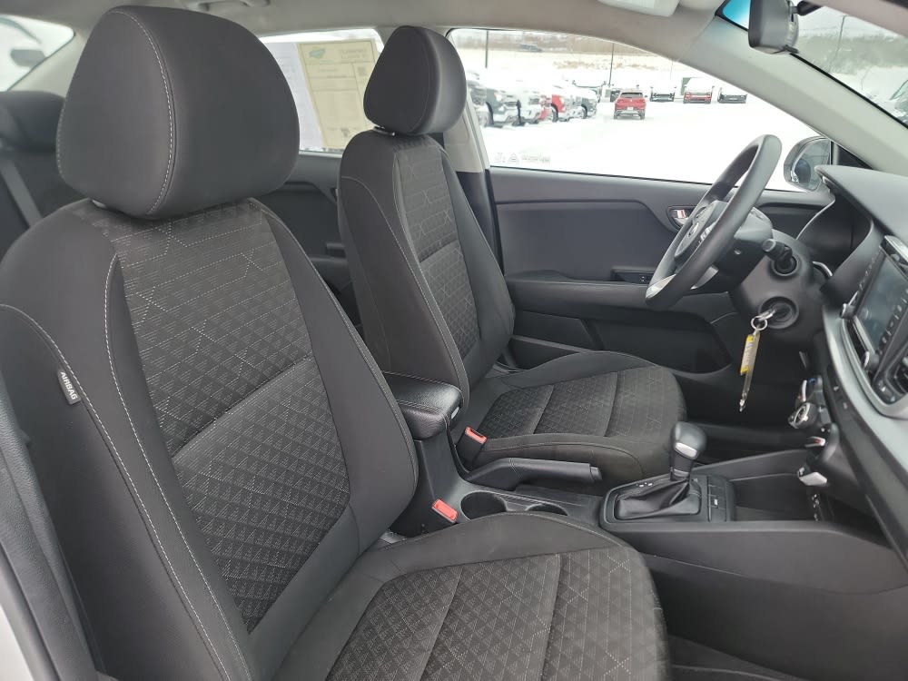 Thumbnail: 2020 Kia Rio - 11