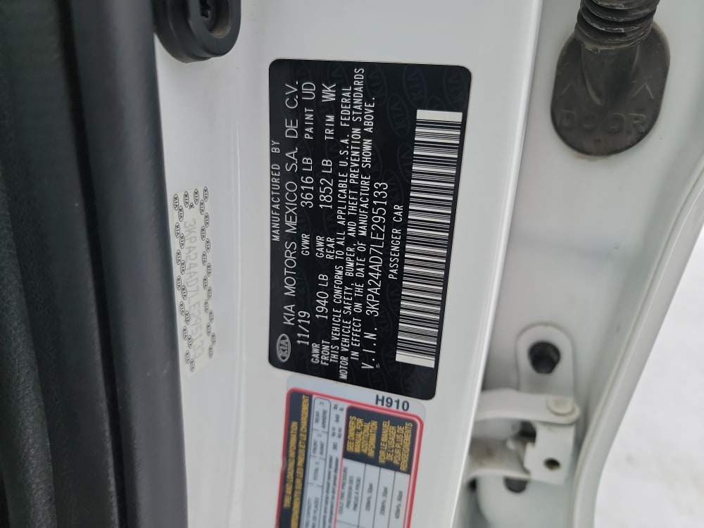 Thumbnail: 2020 Kia Rio - 18