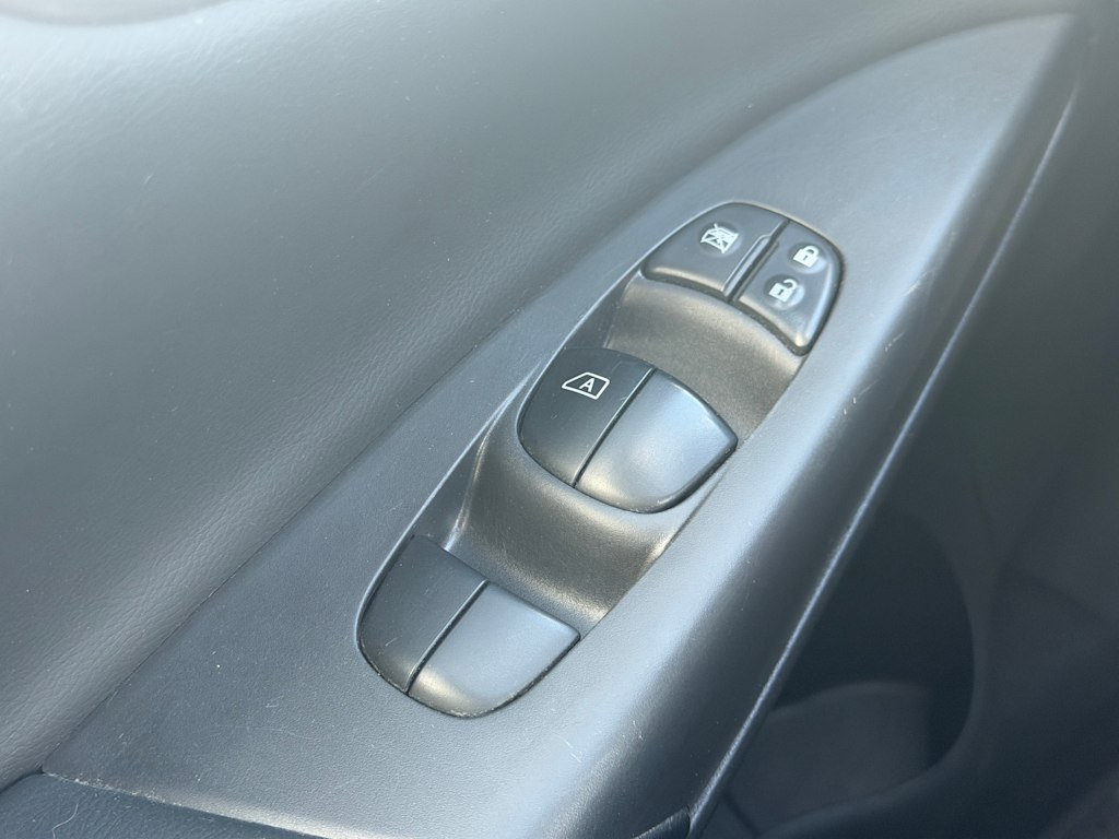 Thumbnail: 2019 Nissan Sentra - 13
