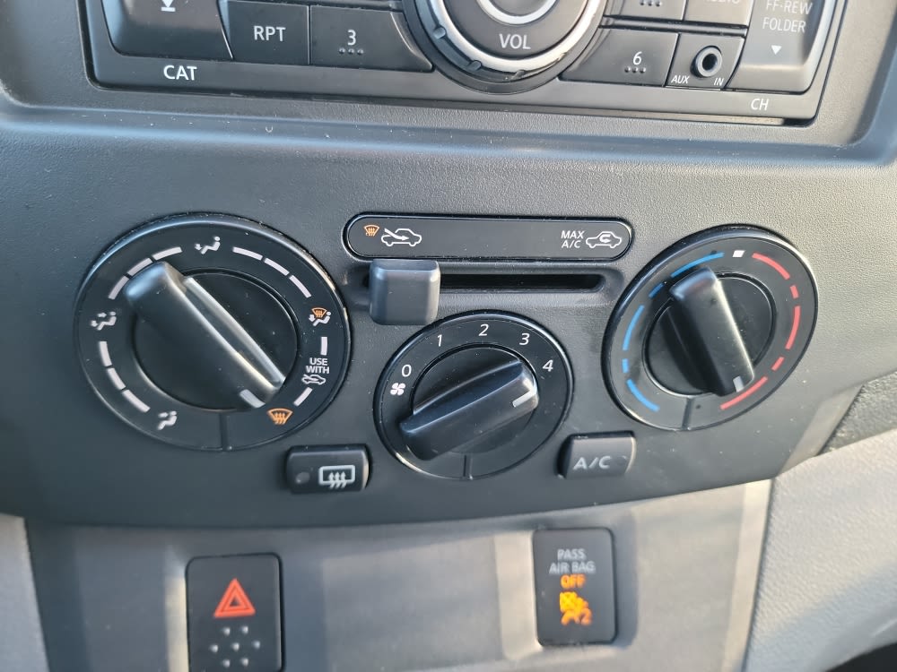 Thumbnail: 2015 Chevrolet City Express - 23