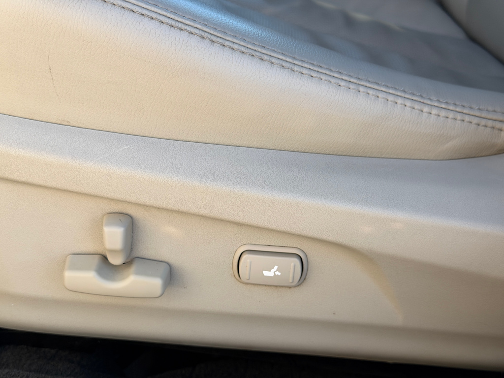 Thumbnail: 2011 Subaru Outback - 16