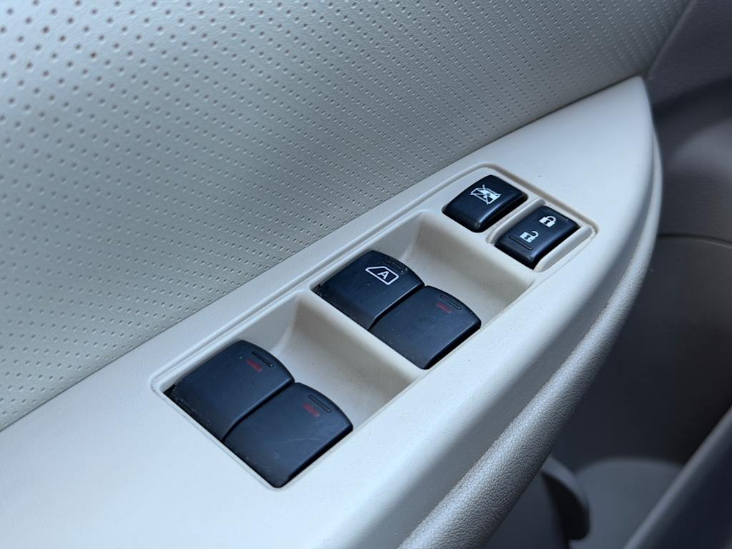 Thumbnail: 2011 Subaru Outback - 15