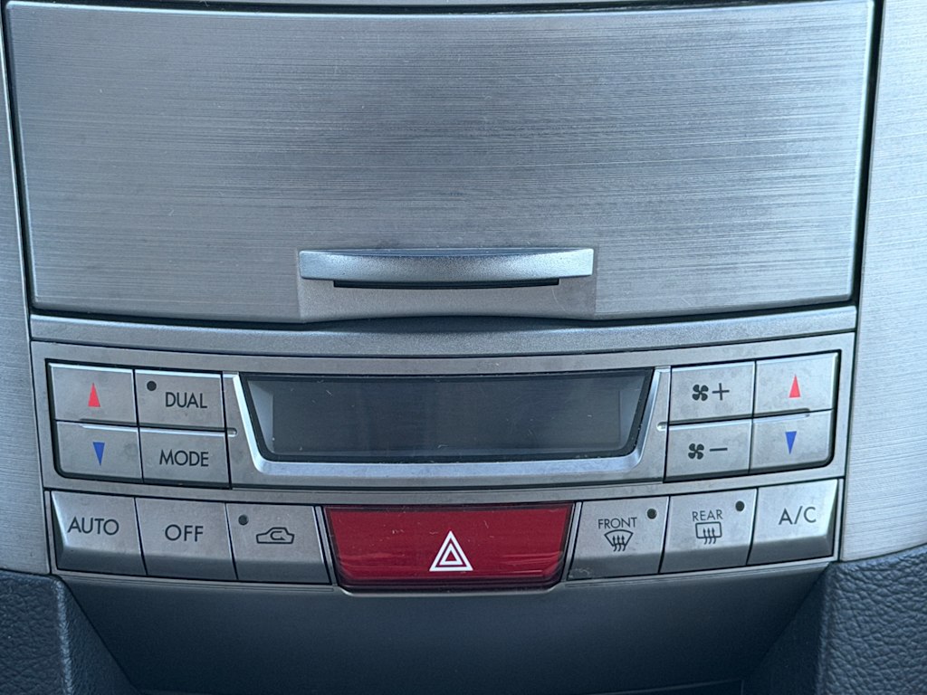 Thumbnail: 2011 Subaru Outback - 24