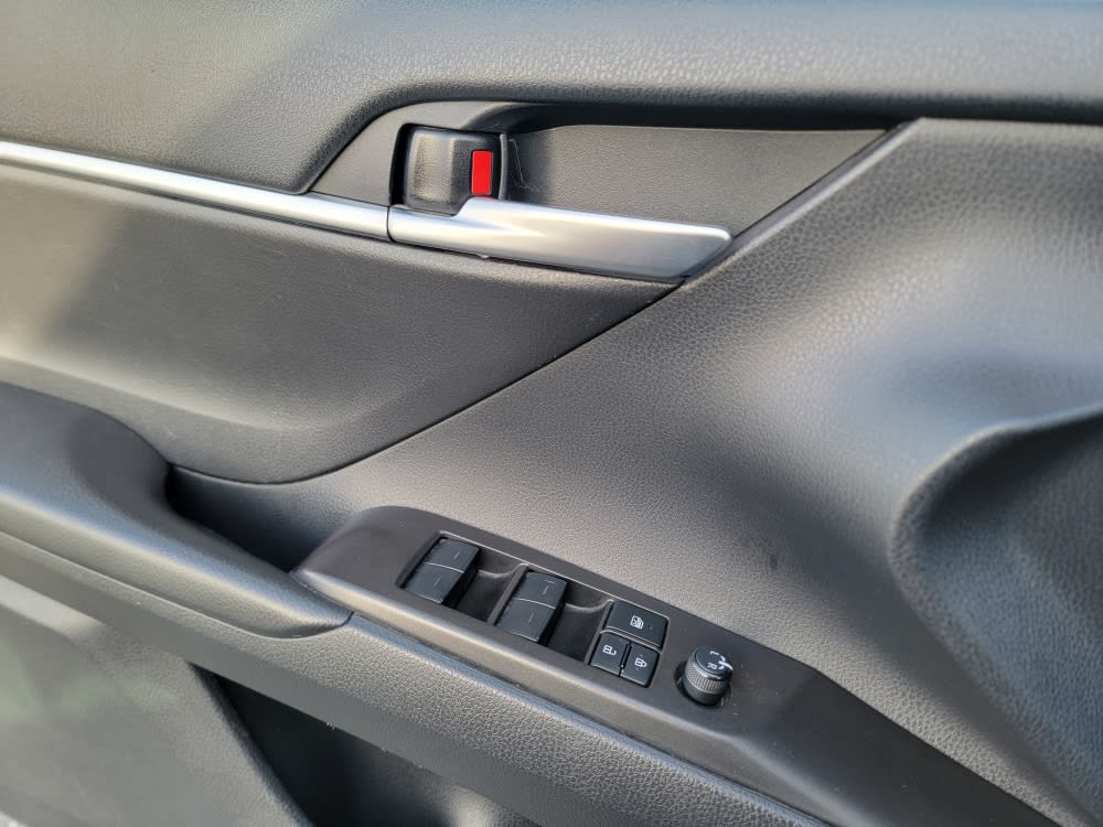 Thumbnail: 2023 Toyota Camry - 21