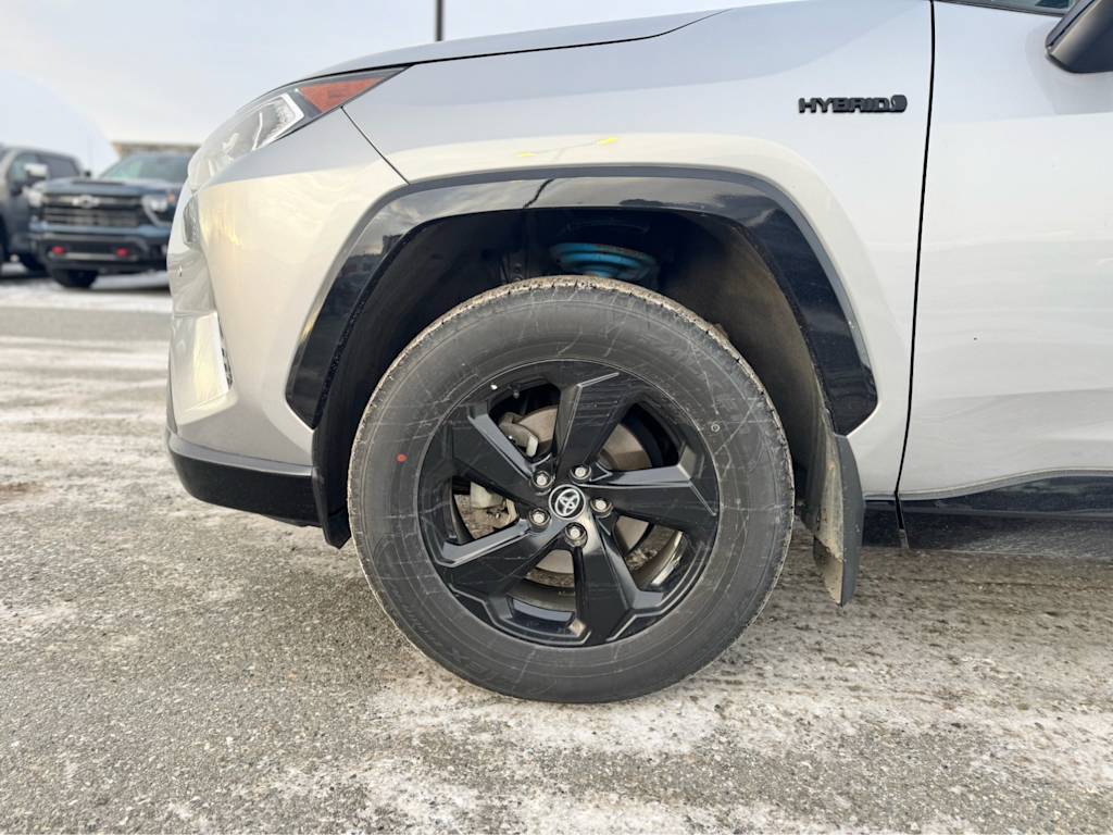 Thumbnail: 2021 Toyota RAV4 - 6