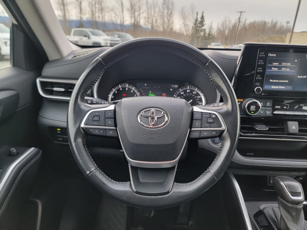 Thumbnail: 2022 Toyota Highlander - 2