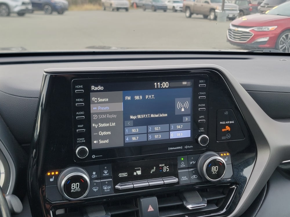 Thumbnail: 2022 Toyota Highlander - 12