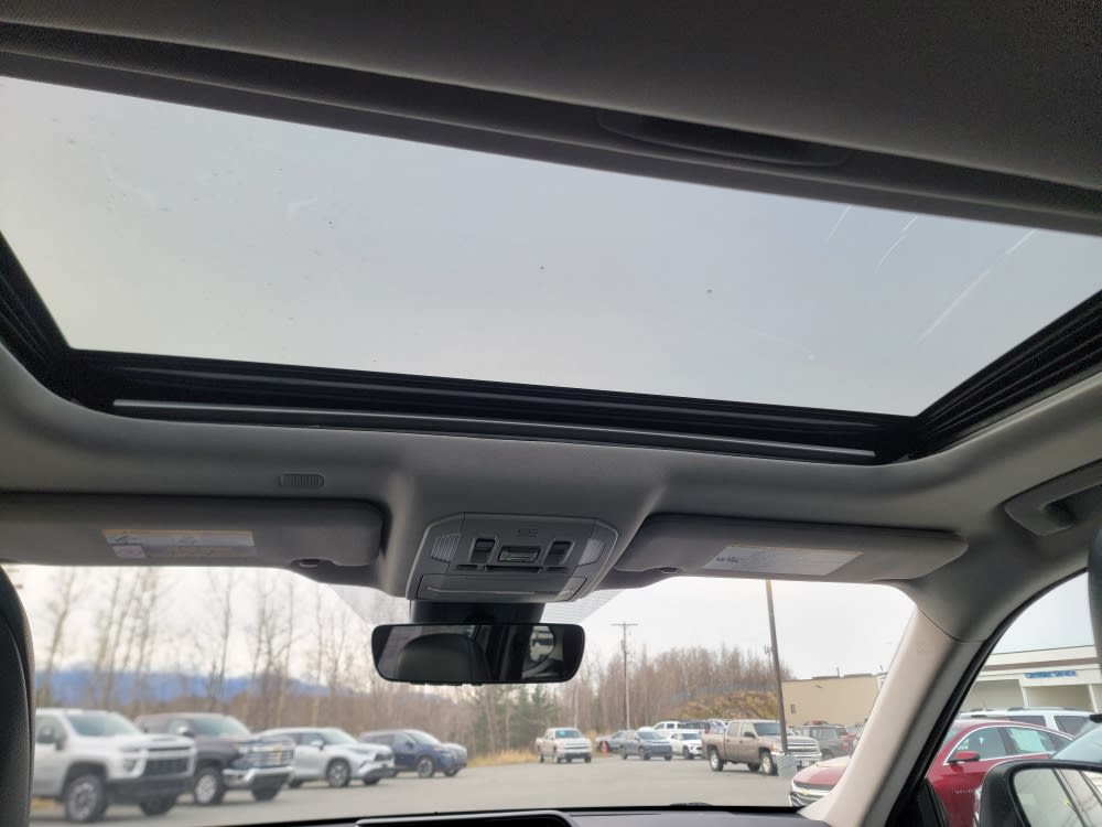 Thumbnail: 2022 Toyota Highlander - 24