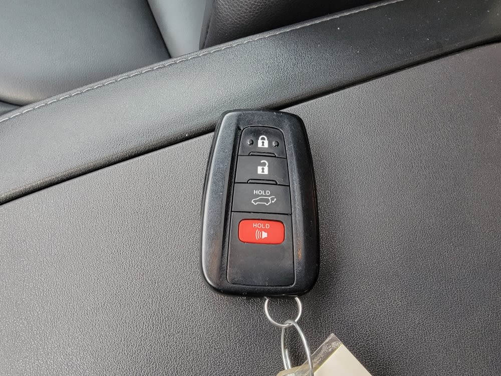 Thumbnail: 2022 Toyota Highlander - 16