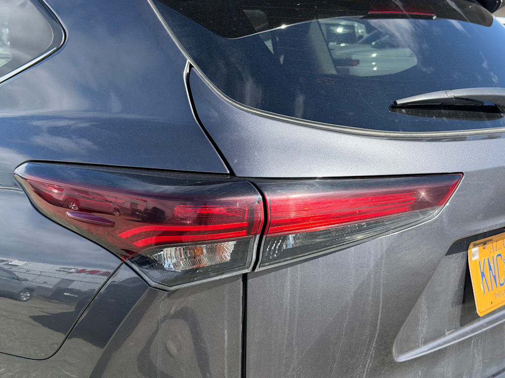 Thumbnail: 2024 Toyota Highlander - 21