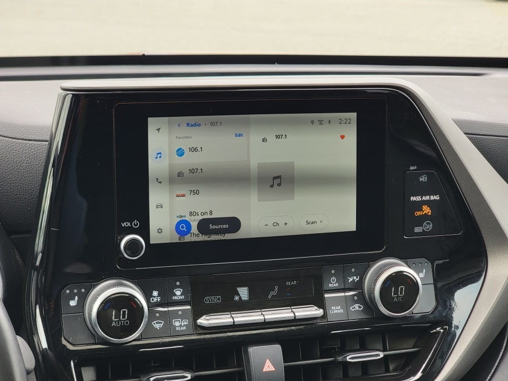 Thumbnail: 2023 Toyota Highlander - 25