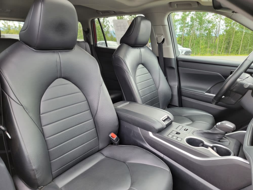 Thumbnail: 2023 Toyota Highlander - 11