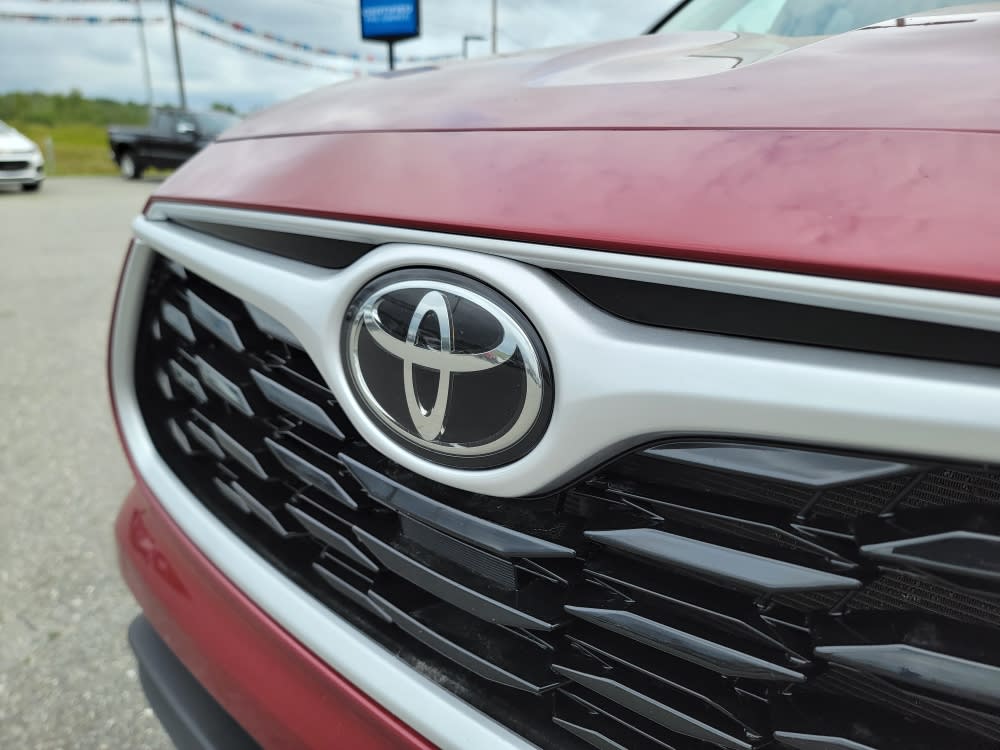 Thumbnail: 2023 Toyota Highlander - 7