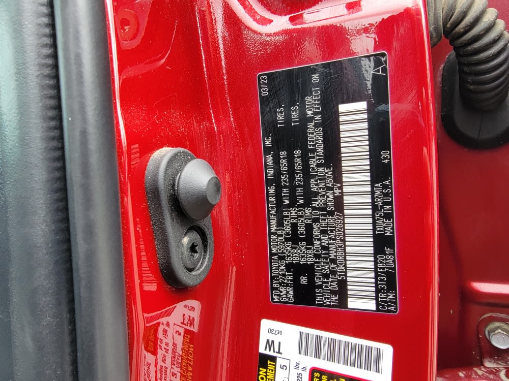 Thumbnail: 2023 Toyota Highlander - 18