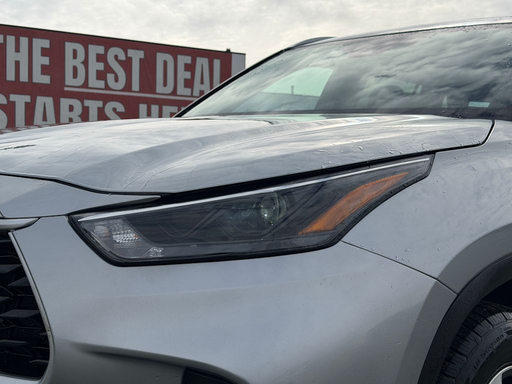 Thumbnail: 2023 Toyota Highlander - 13