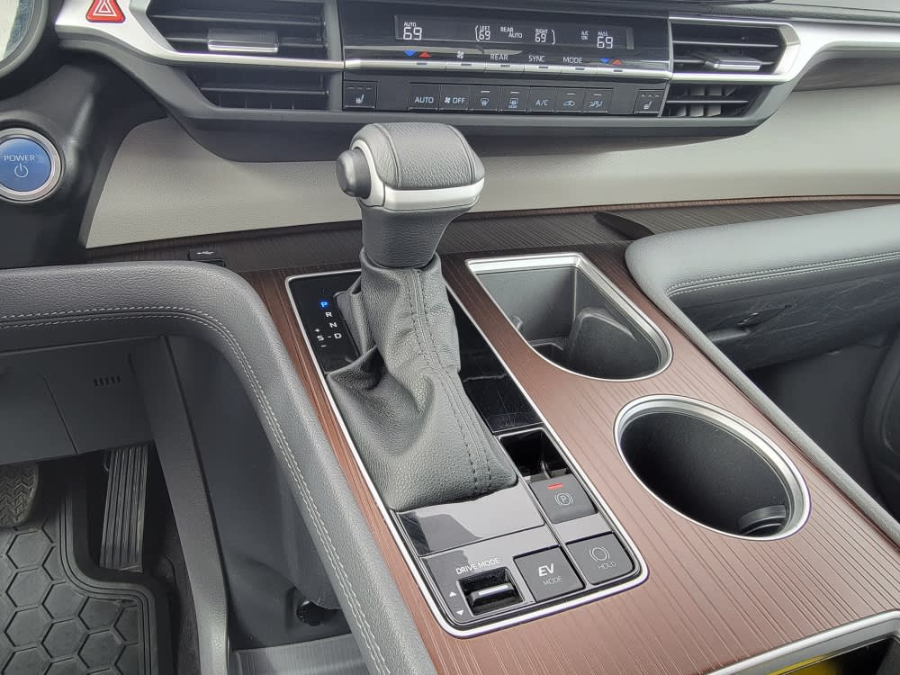 Thumbnail: 2023 Toyota Sienna - 13