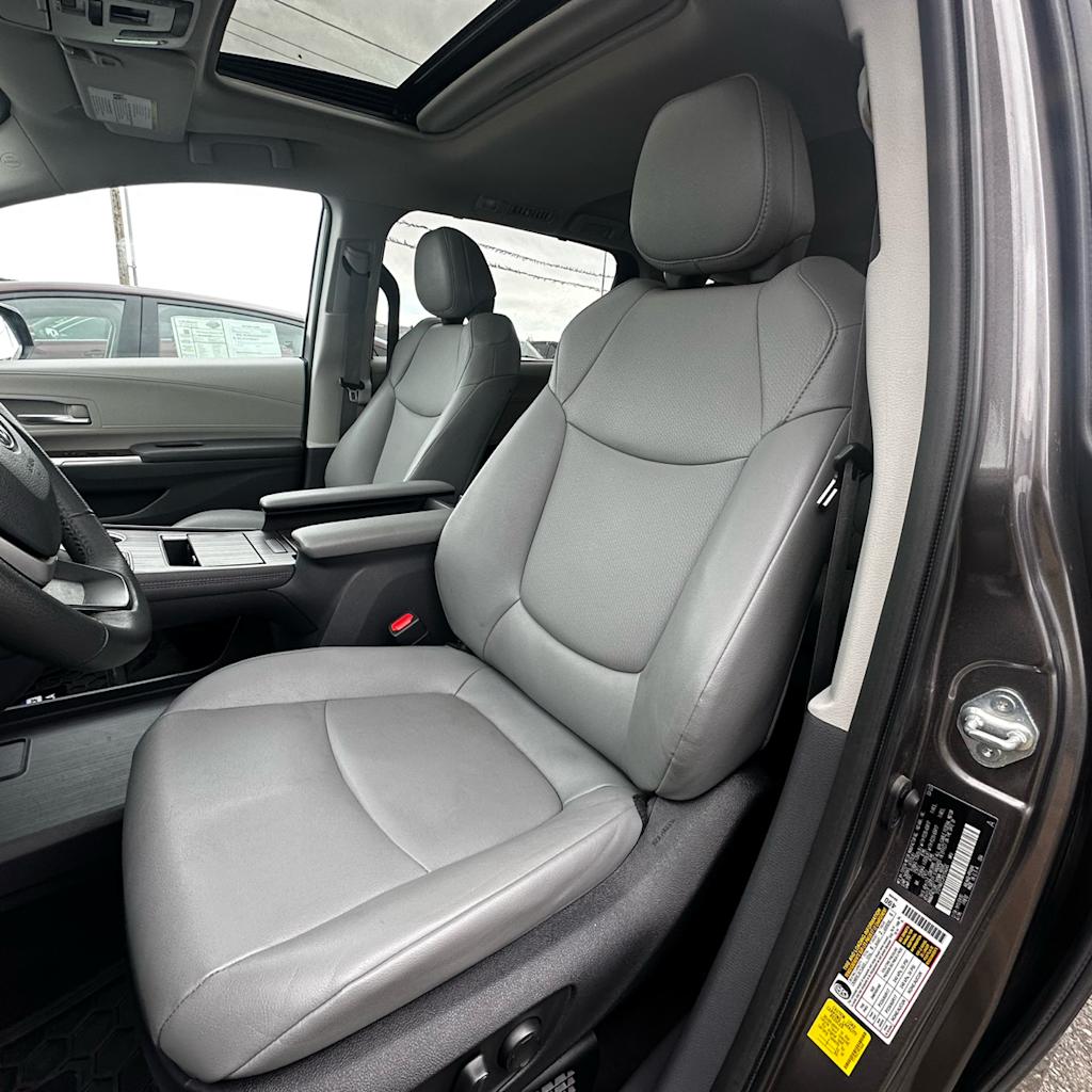 Thumbnail: 2023 Toyota Sienna - 9