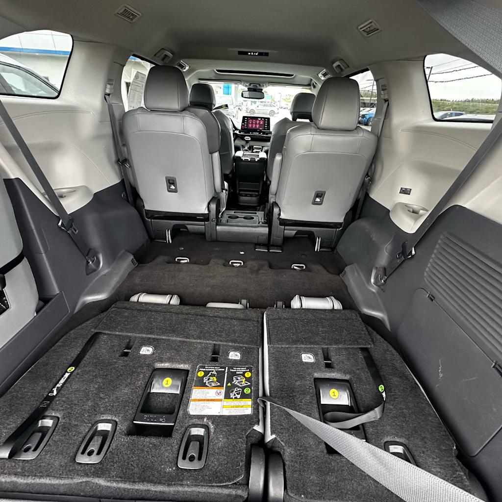 Thumbnail: 2023 Toyota Sienna - 10