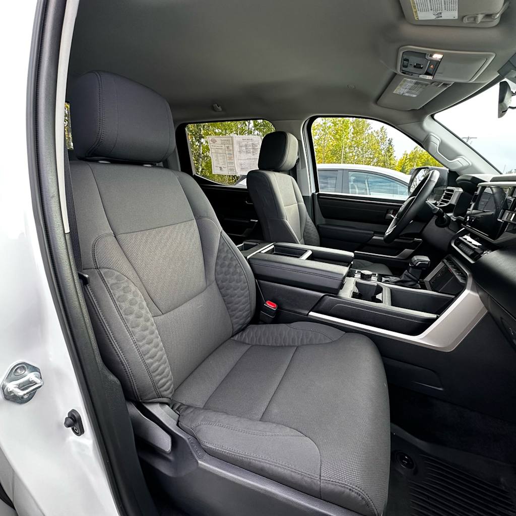 Thumbnail: 2024 Toyota Tundra - 10