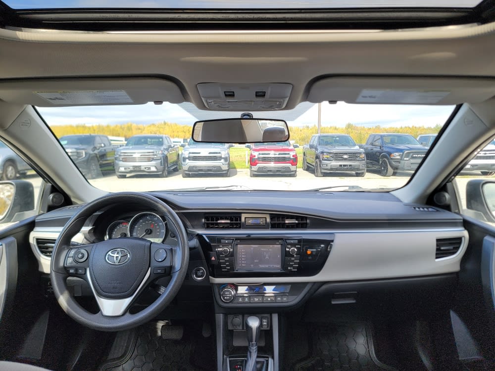 Thumbnail: 2014 Toyota Corolla - 9