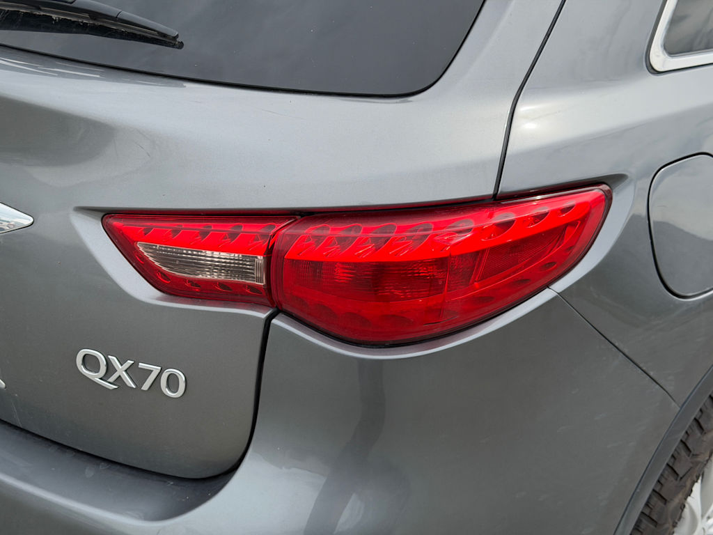 Thumbnail: 2017 INFINITI QX70 - 21
