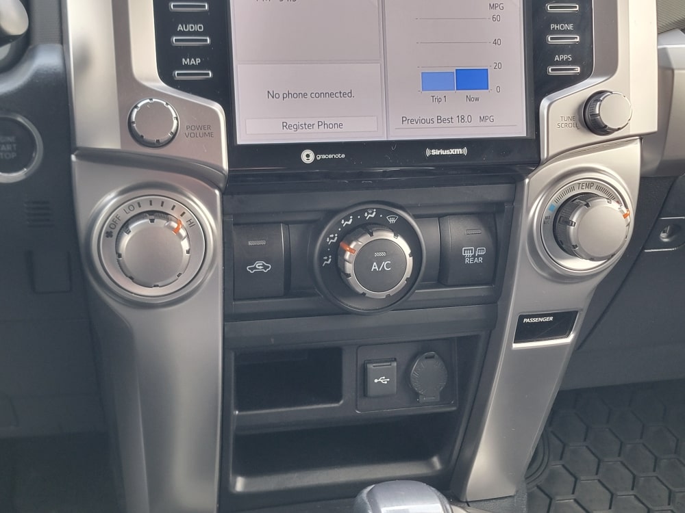 Thumbnail: 2023 Toyota 4Runner - 23