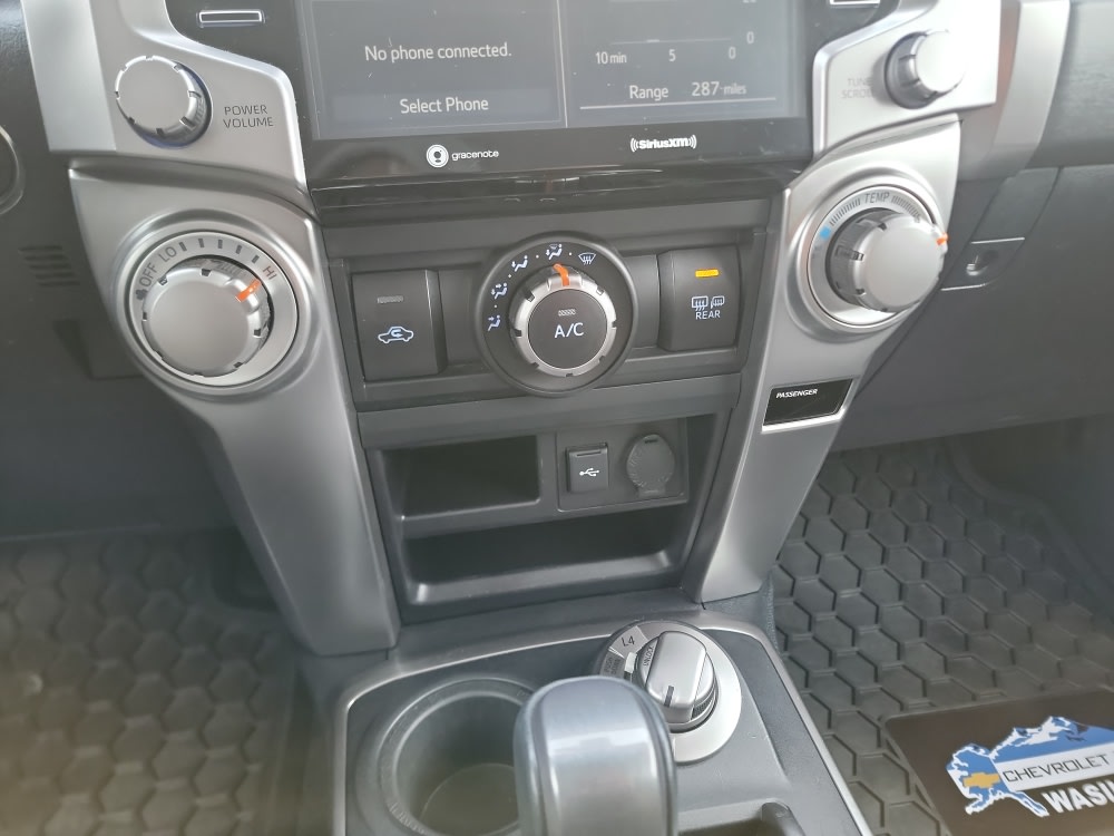 Thumbnail: 2024 Toyota 4Runner - 24