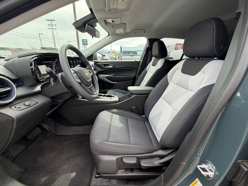 Thumbnail: 2026 Chevrolet Trax - 9
