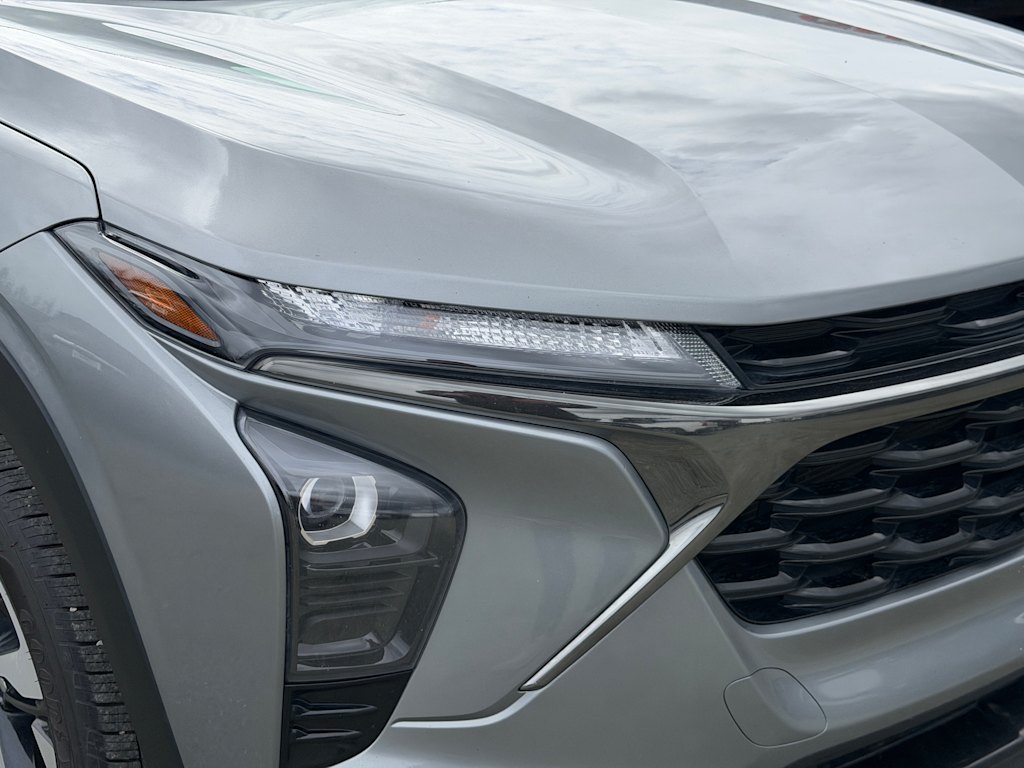 Thumbnail: 2025 Chevrolet Trax - 15