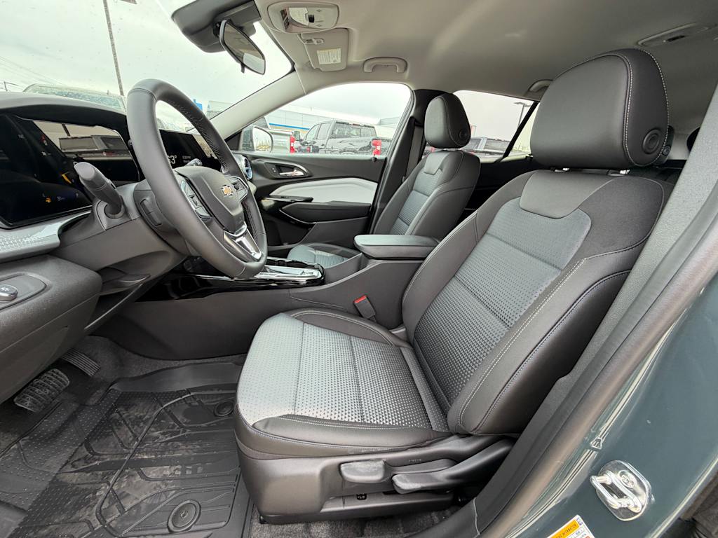 Thumbnail: 2026 Chevrolet Trax - 9