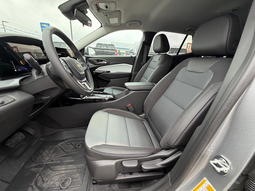 Thumbnail: 2026 Chevrolet Trax - 8