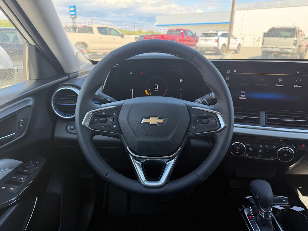 Thumbnail: 2026 Chevrolet Trax - 2