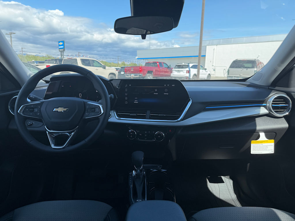 Thumbnail: 2026 Chevrolet Trax - 8