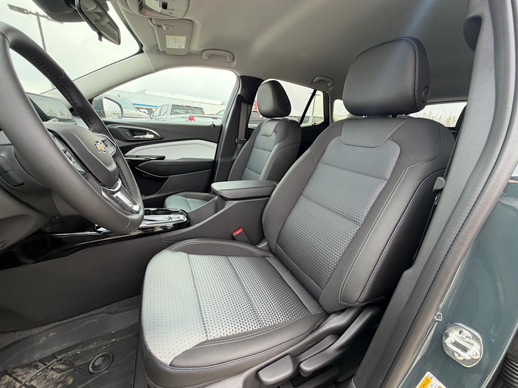 Thumbnail: 2026 Chevrolet Trax - 9
