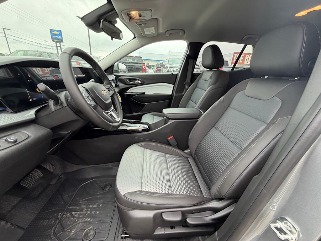 Thumbnail: 2026 Chevrolet Trax - 9