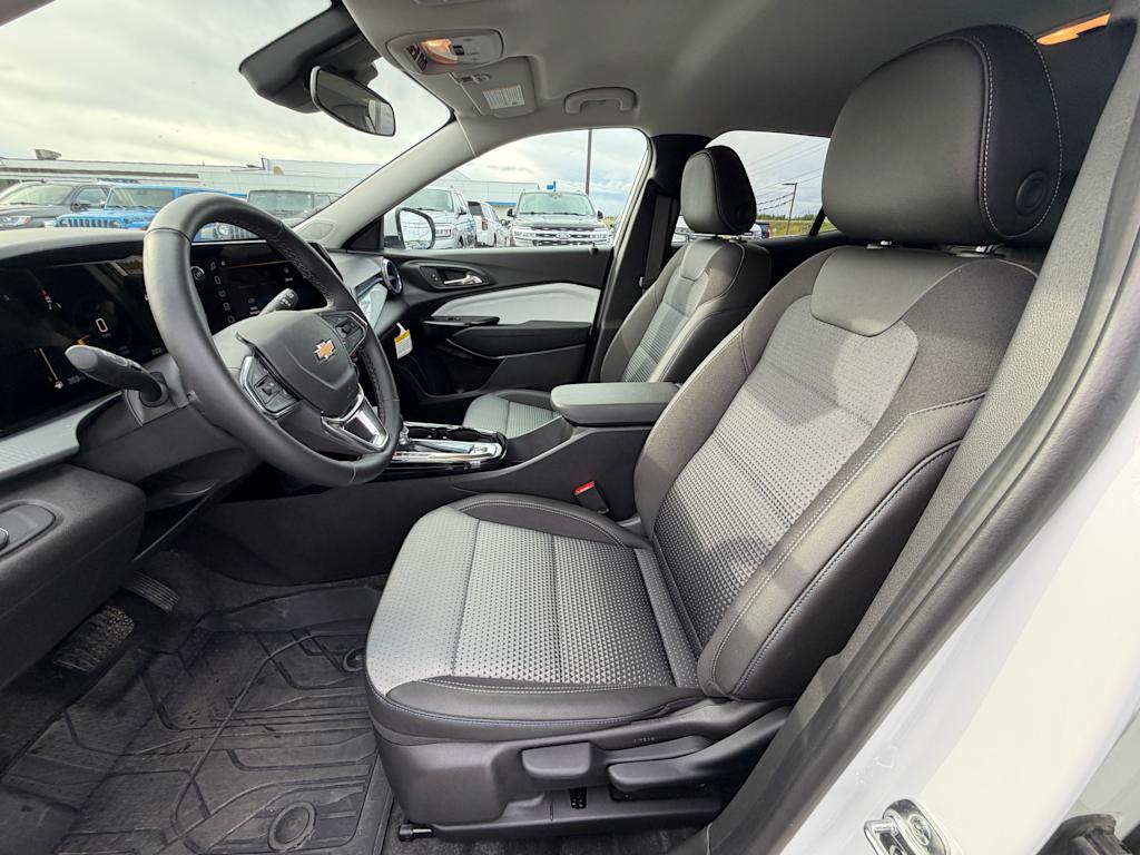 Thumbnail: 2026 Chevrolet Trax - 9